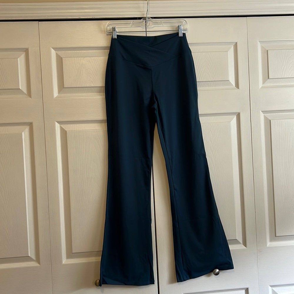 NWT Blue Halara Crossover Waist Bootcut Flare Leggings